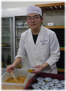 基本から花屋の料理を学んでいます