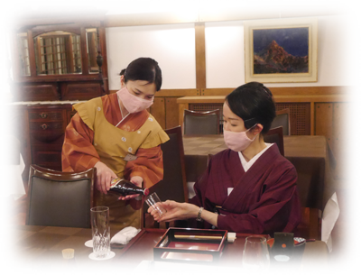 スタッフ　ひとつひとつ丁寧に学んでいます